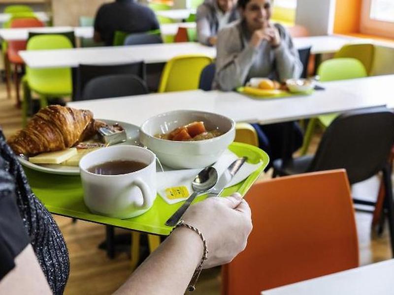 28A81994B82D253A143E6A9B6A45FCAD