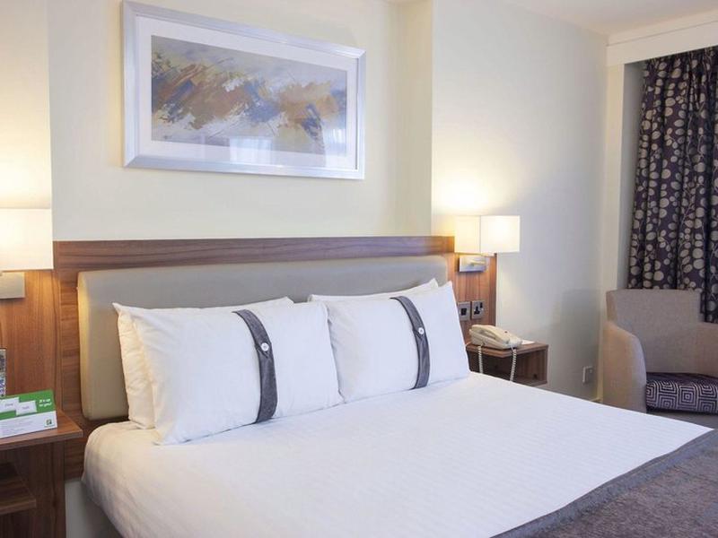 36F7B25305016C17CEF74FD458872EA1