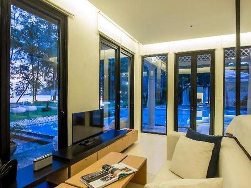 8110ED225220A0562CC14B815E5D999C