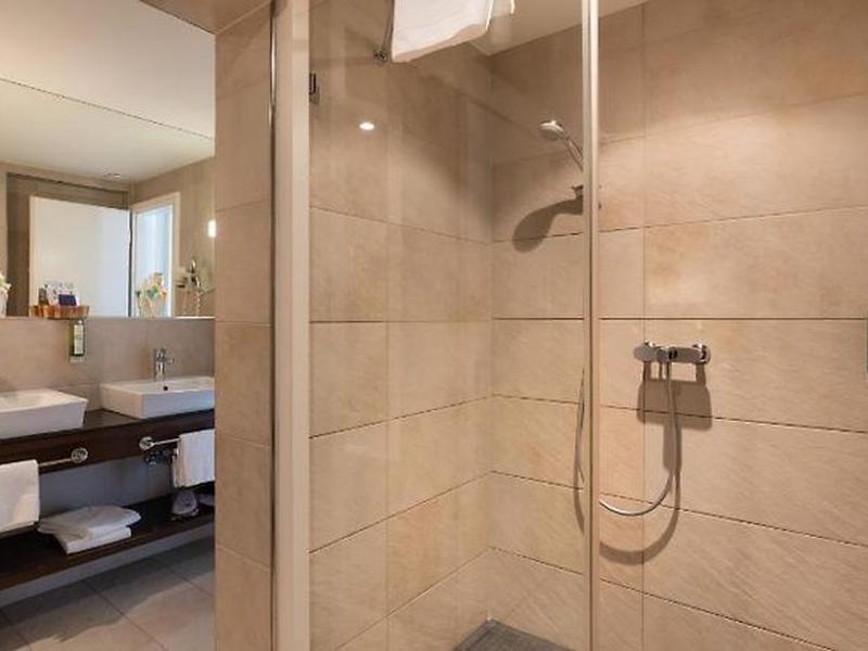 870F56CC1E3F2E6C3DA8BC0F127C188A