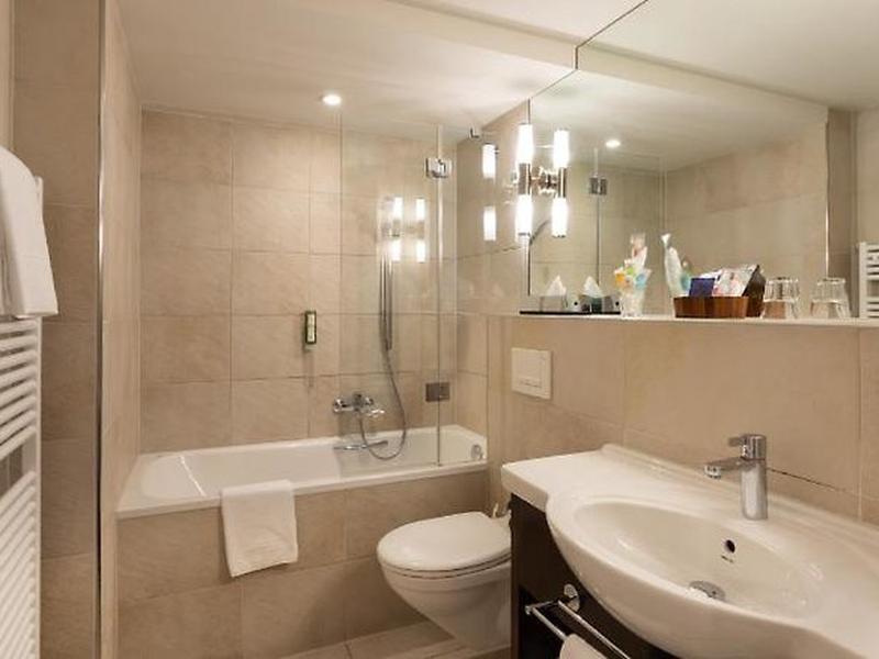 2D9453CB2203D0FBC8D025CD1B90CC1E