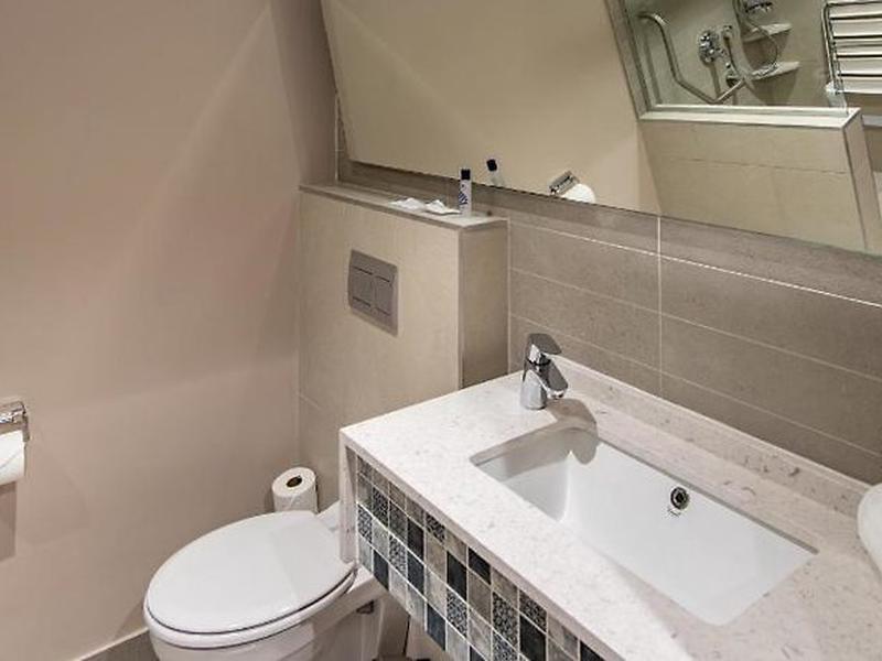 DF48C926F18D2D096C31F6B397700417