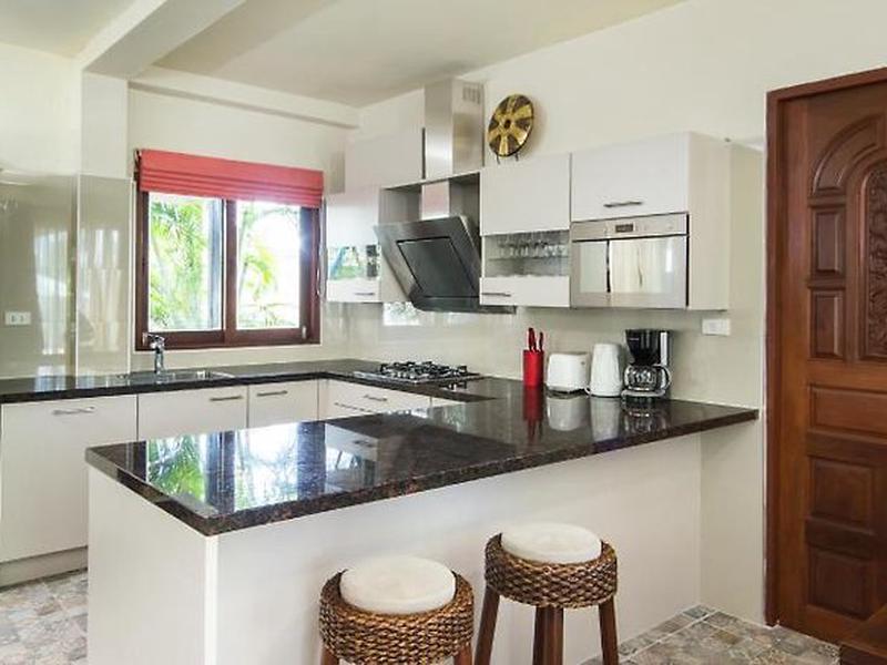 5CB7AE24CD00E13A1B6000D7E4395185