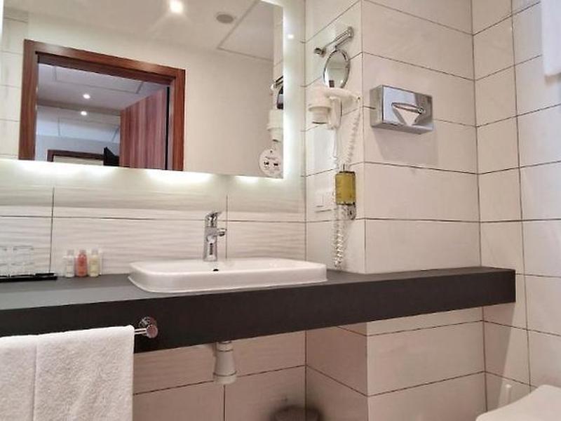 983096A5AB6A827742698F69CAF11A33