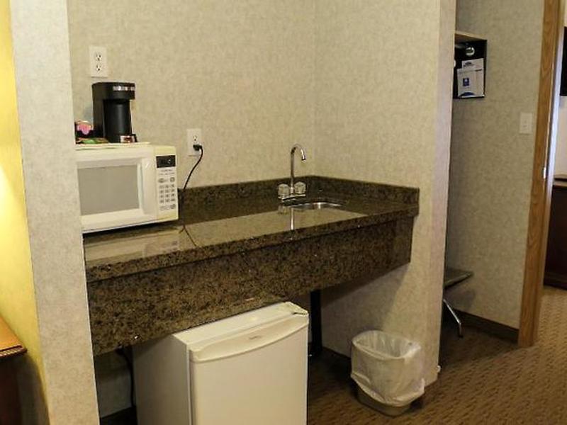 453934B98E8C0349E9B44C7035D8CAD4