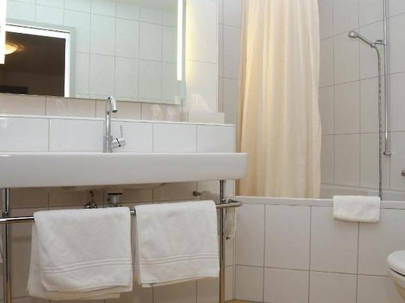 94D9D98BFE1771D9140149C1439F8F57