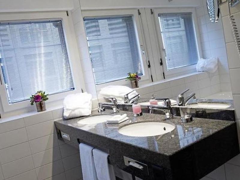 4DA610C061776AE6A9E0872B67D4E916