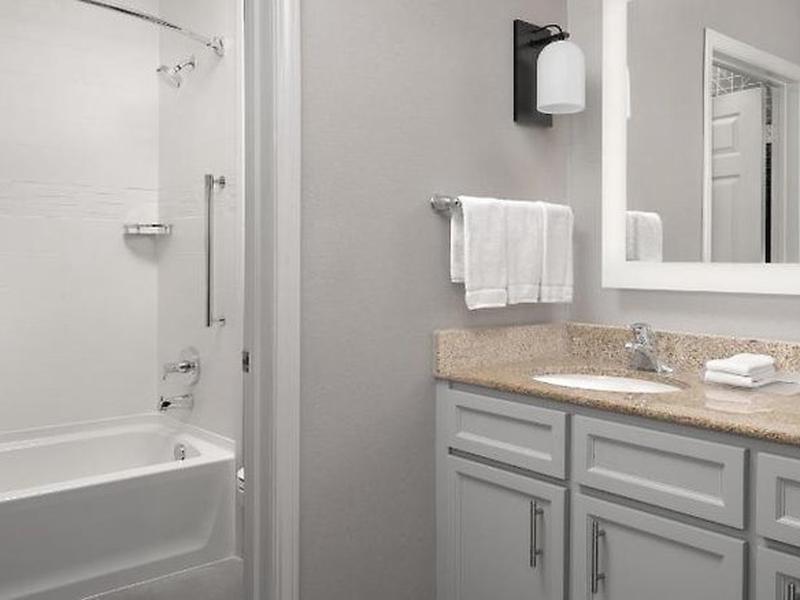 E66CD09AE59BCA834D7F7DD4D88BCD5A