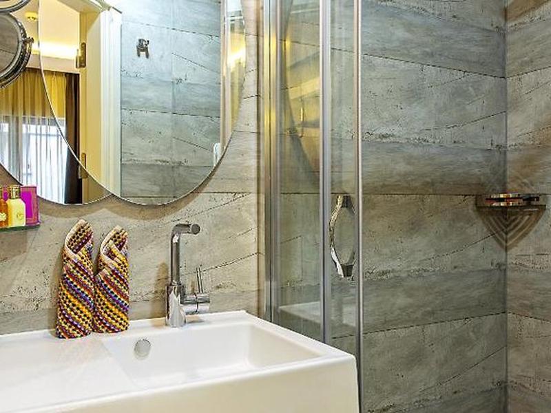 1132625935FFD5FAC3AFAAD4FC0DD42B