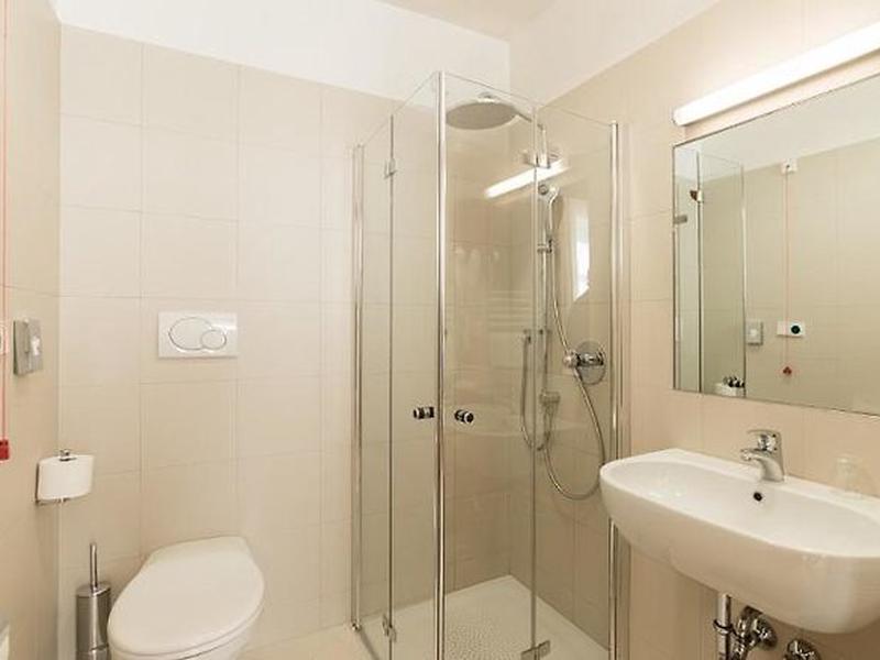 F67B257022D4A8546787111C0124E877