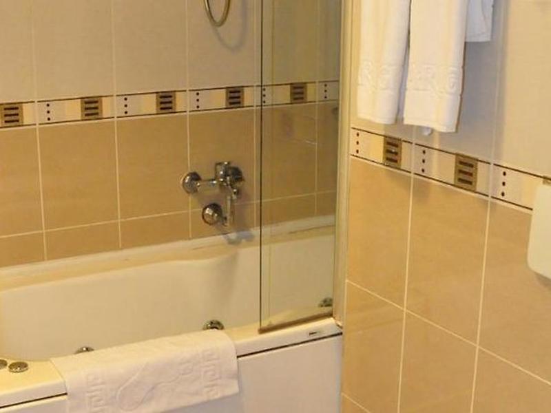 EF70FAE0550D18A9A4A7B0B7D1CBED5E