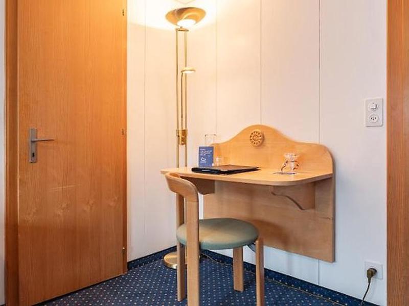 3CB533EB882163EA4F44DB5BBC576A53