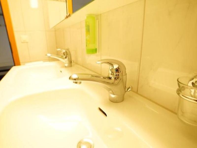 77EB0216DB38C68E87CF189D27BC144D