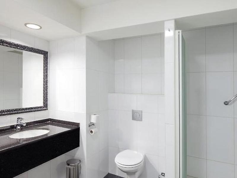 733AEC1B54949B9424FE7D0C42EC161D