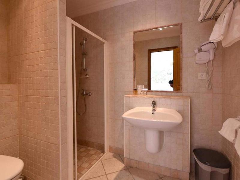 3C0419BF699DA31FA2A1ADF0D4D82D40