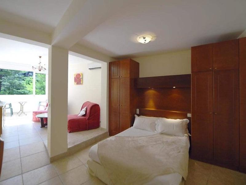 D8C5A62C5E467C860D1941F3C6F0367D