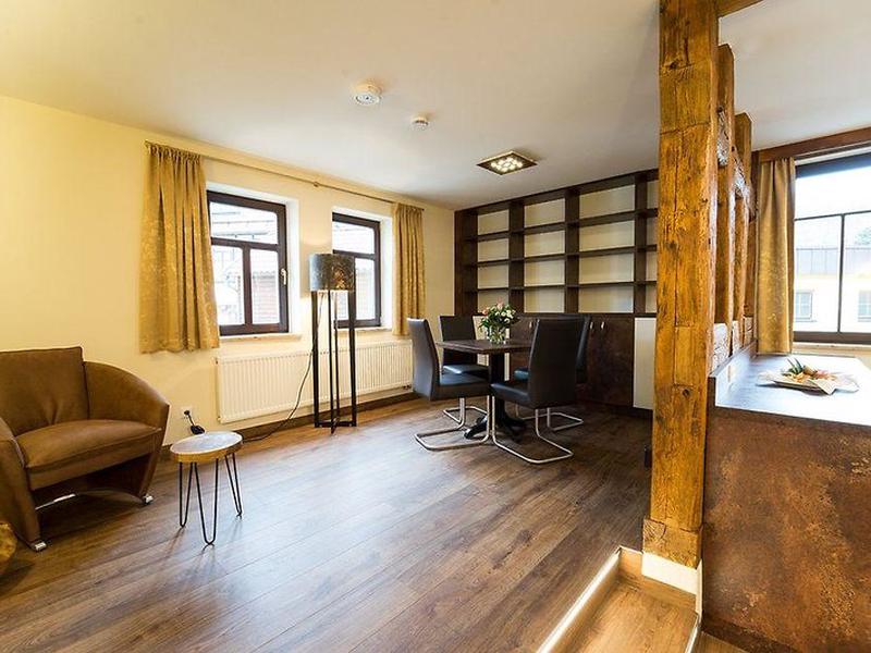 B5C724E7D441BE97D0ED26152F82031C