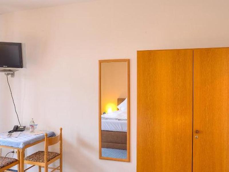 47B3C8BA89584EEFEDEA4D75BFE9A063