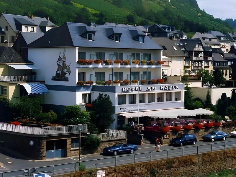 9B2A6F67F1FEE986B2FEF28A1FA4EDD9