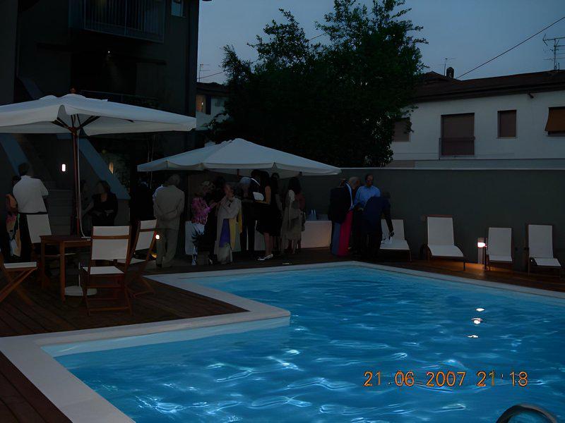 DC98D413EEF0A2933FCAD090B2DEB592