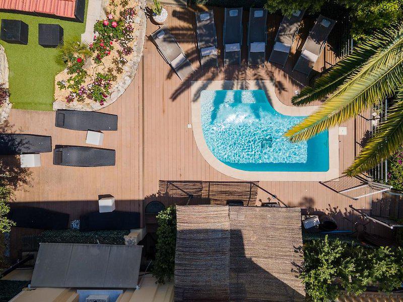 32AFDC9D4A7816C9A2977B29E7868F72