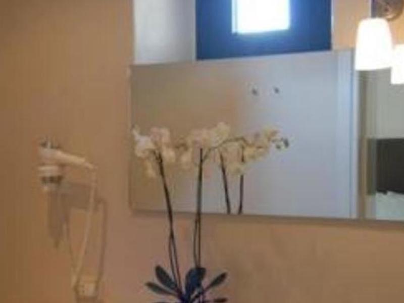 9775FEE0D3F44AC0747A9C16EB9201AA