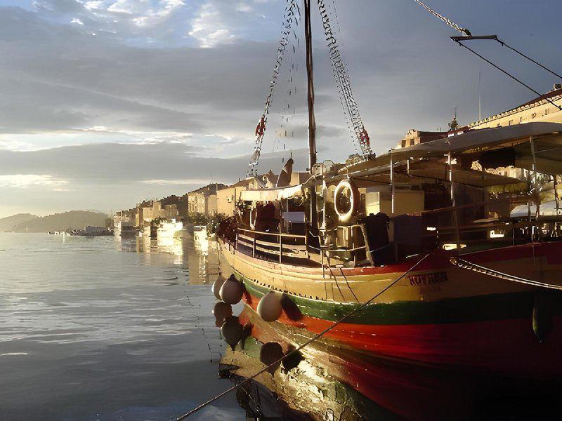 4A403B7D0819859CE7223708B8866D5F