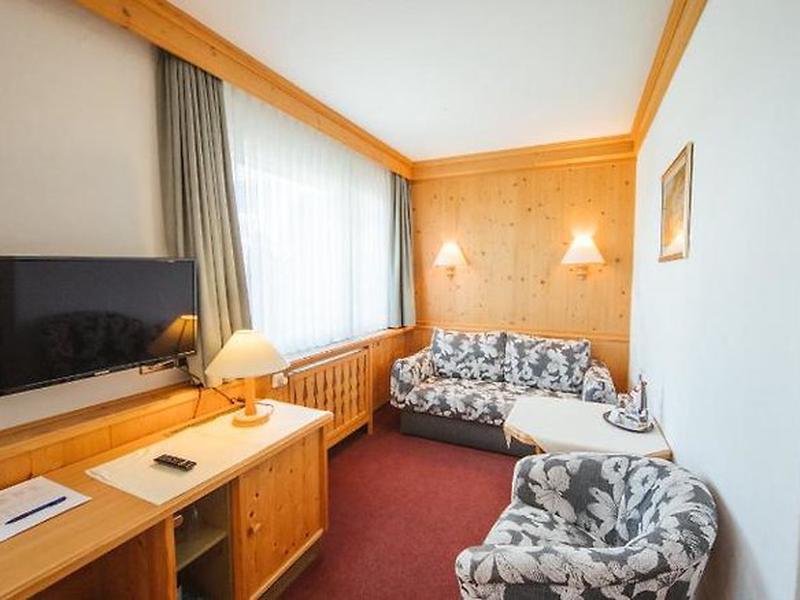 600A443D1F7C6283E45F1E4F77D05F63