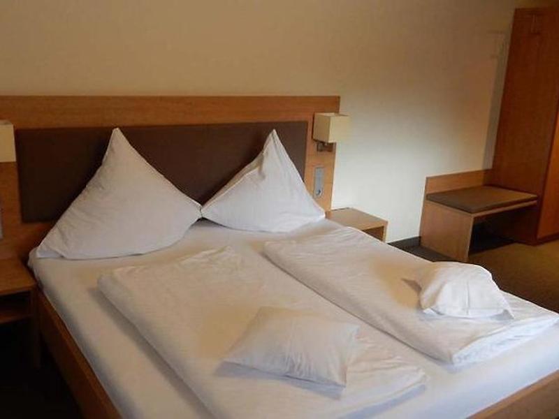 71360F09327F3607E9FB5D4520F45E36