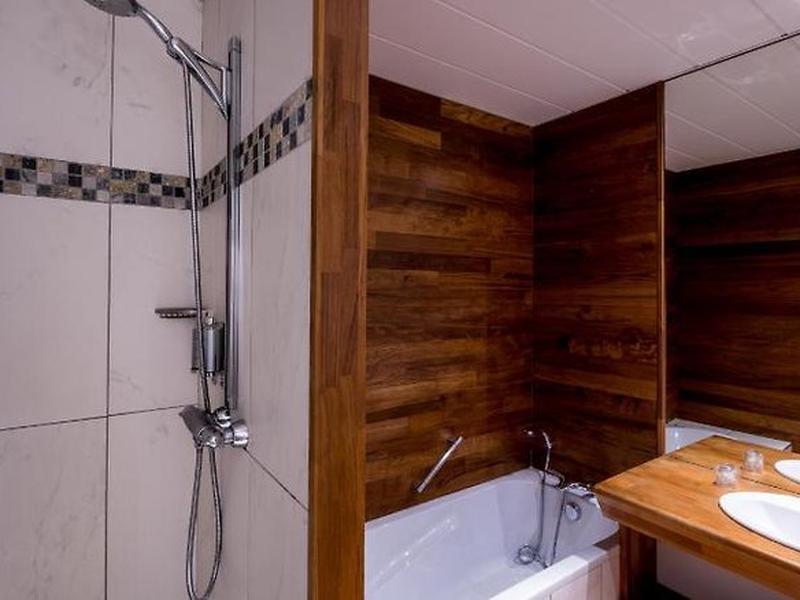 0206B9B6CE8942D9FE3C8562EA606775