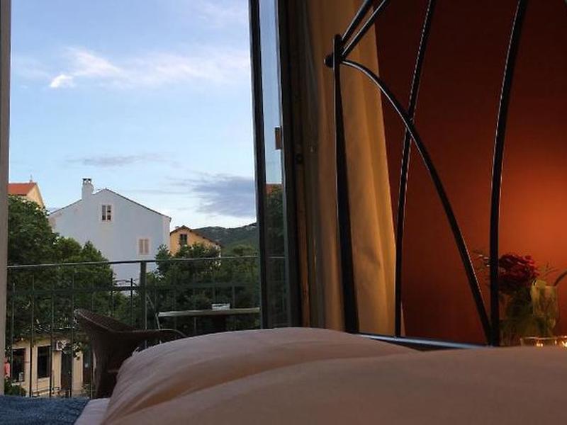 6DC54F1120AB23ED1F1B4018AB27A71C