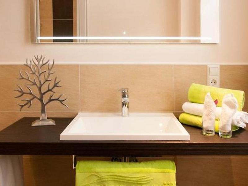 B770520C7698A621AF35E6A67F36C456