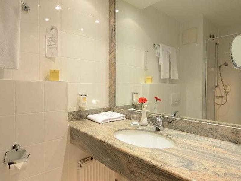 41777AA41C94B4E4477BD3494002AAFE