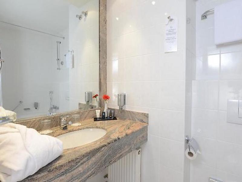 017797E205EE874945E25F59AF4BDD28