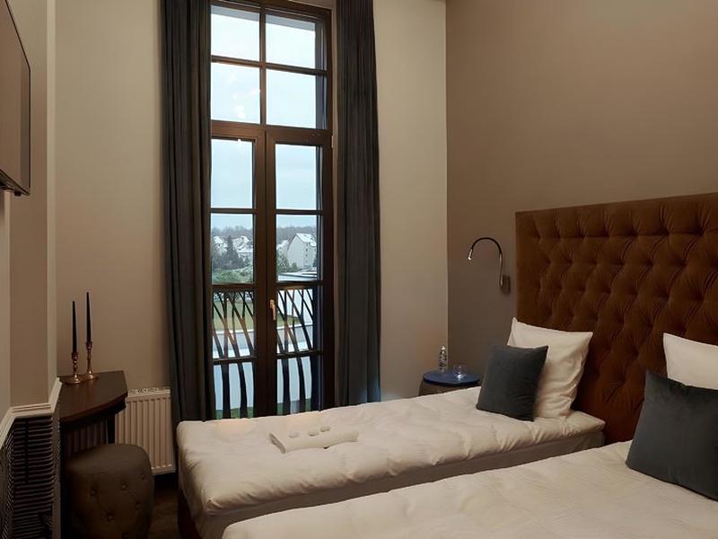 120BA47068738E57B4A28C4DB271433D