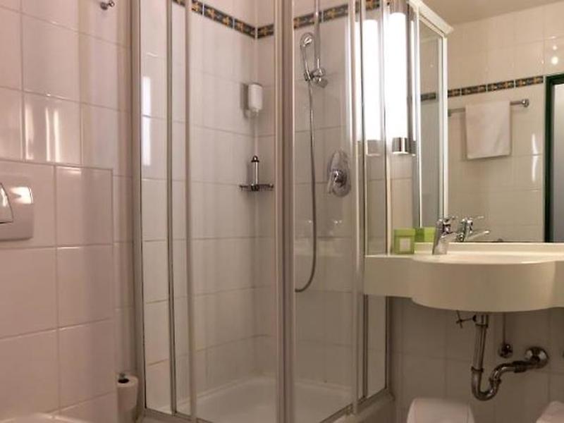 0956B4C893DB7913D8CF171F58AA772F