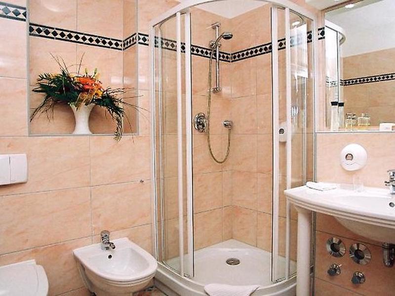 2B0C4E04E2424B98090205F4820B609D