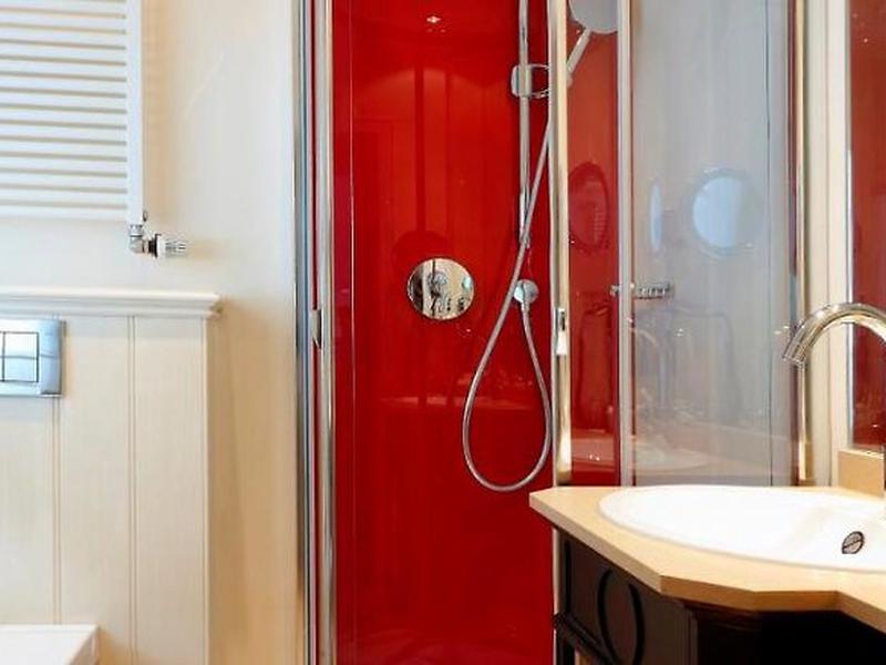 9D2CF5105E38A8999F555686631622B4