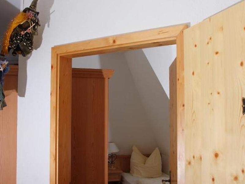 73B96DBB9CC3CA52A951DB1C5648A2E5