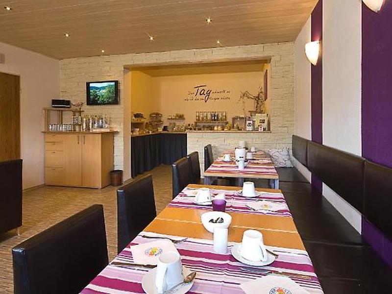 68545B2FFC9BF0C10D9097FA0A4493DF