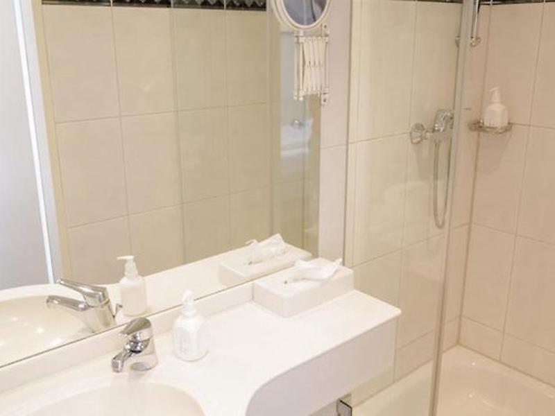 BD95BE58772F8132DC60240E1BB70A21