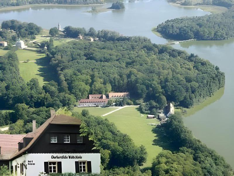 9C3A5F6BDBD94CB8BC00EE937C846CDA