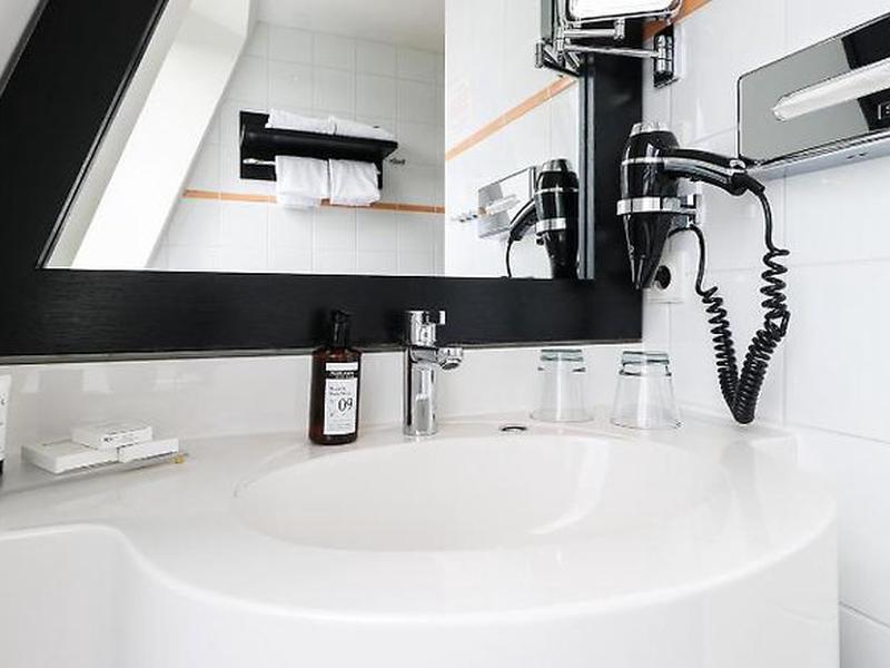 096CD53D825042BF074E46BBC5976066