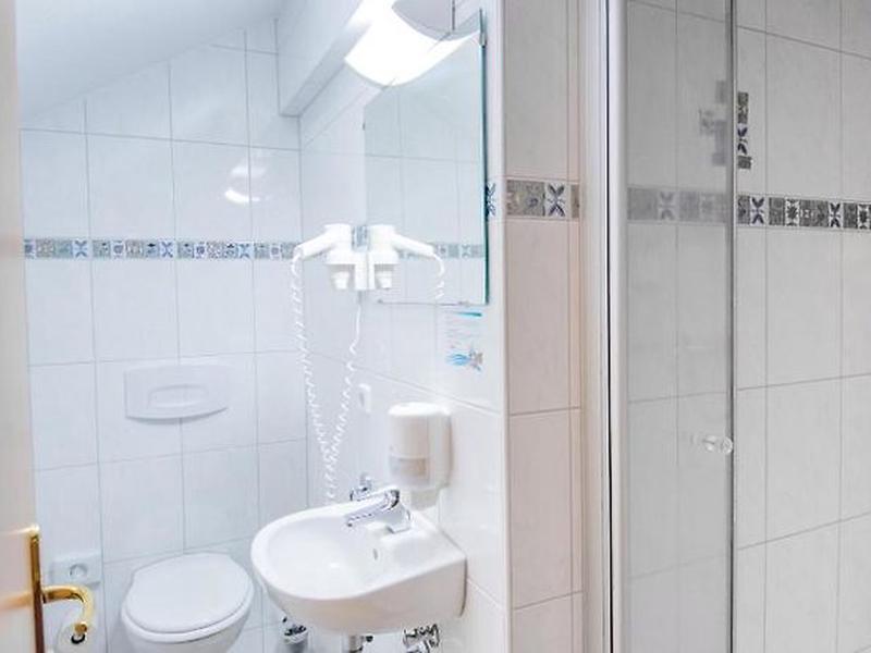 EFF90B4EEB7B0951BBB8DB8EEA7291DA