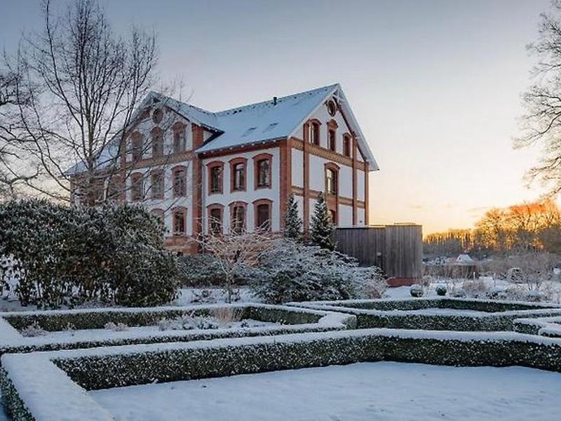 6FAC7BDCBE7CC8DCA1882F04DAEA966A