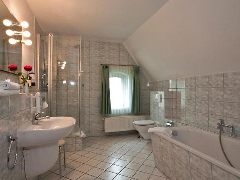 A256E303E5341B5D1929BB47DF956A51