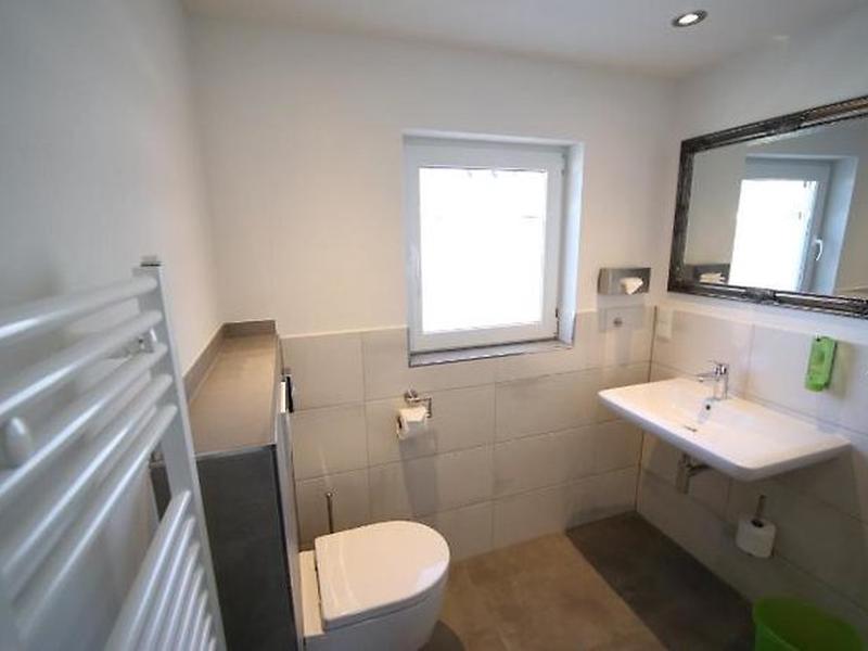 E89614B04EA060BBF4895FF22F8DA175