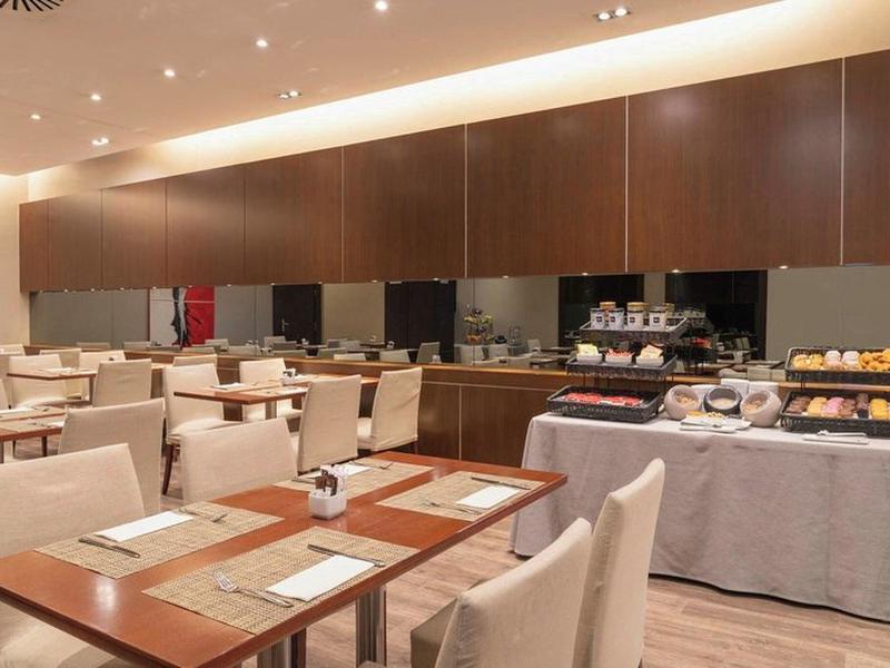 B51592C5F645F7AB96E2D7056497DC43