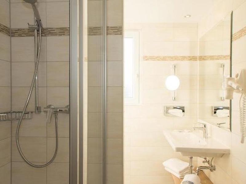 8C662D6E846EA2CA4E2B3170A46EE80A