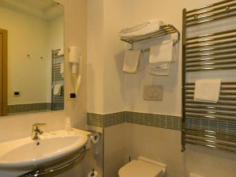 F43B812411F47CE8DF8EF295B9C8EB3A